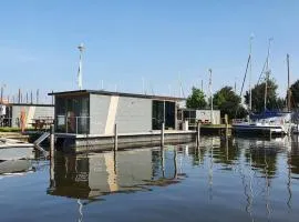 Houseboats Heeg