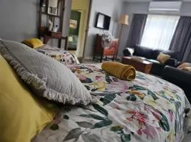 Giraffe's Rest, Self Catering Studio Apartment