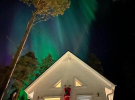 Stuga i Storklinten，位于哈拉斯的海滩酒店