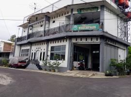 Homestay Wonosobo Asri，位于Kalianget的酒店