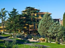 Green Hotel Poggio Regillo，位于弗拉斯卡蒂的酒店