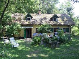 Domek Myśliwski，位于Zatom Nowy的酒店