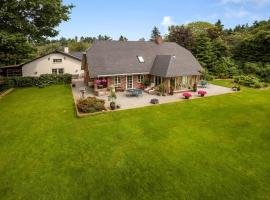 Amazing Home In Silkeborg With Sauna，位于锡尔克堡的酒店