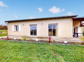 Stunning Home In Bussière-Badil，位于Bussière-Badil的酒店