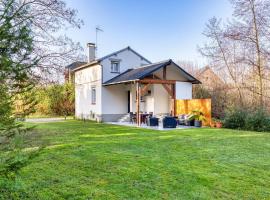 2 Bedroom Pet Friendly Home In Pîtres，位于Pitres的酒店