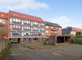 Nice Apartment In Esbjerg With Wifi，位于埃斯比约的酒店