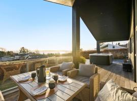 Gorgeous Home In Nibe With Wifi，位于Nibe的酒店