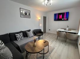 The Place with king beds, Ensuite Bathrooms, Close to Airport and Free Parking，位于威森肖的酒店