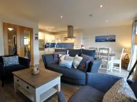 Seabreeze- stylish coastal home Crail