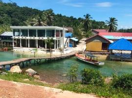 Waterfall SeaLove Resort & Guesthouse，位于Kaôh Rŭng (4)的酒店