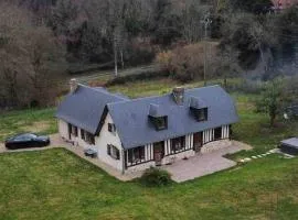 Maison rénovée - jacuzzi et cheminée