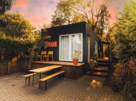 Black Cabin Veluwe - Wellness in het bos - Sauna，位于皮滕的Spa酒店