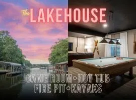 Lakefront, Game Room, Hot Tub, Fire Pit