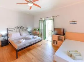 Cosy Apartment in Samos Town
