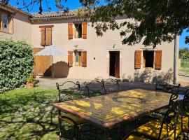 Gîte de Tarou，位于Labastide-de-Lévis的酒店