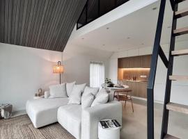 Toi-t et moi, Charming penthouse, view et nature，位于马尔梅迪的酒店