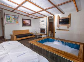 Reva Miami Hotel Restaurant SPA，位于福卡的酒店