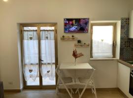 Capanna Canapina，位于阿尔费德纳的酒店