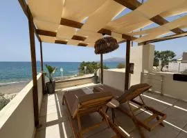 Stella & Eleni Suite With Shared Pool & Open View