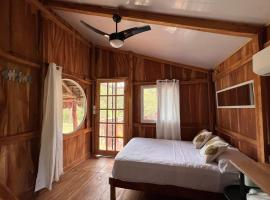 Peacefull Private cottage，位于Torio的酒店