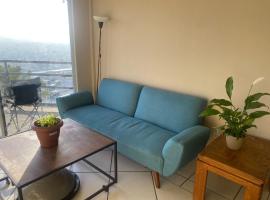 Habitación en departamento con vista a la ciudad，位于提华纳的民宿