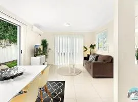 Aircabin - Oxley Park - Lovely & Comfy - 2 Beds