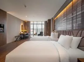 Nhat Ha Lavish Hotel