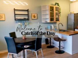 Catch of the Day- Waterfront Bachelor Condo，位于托菲诺的酒店