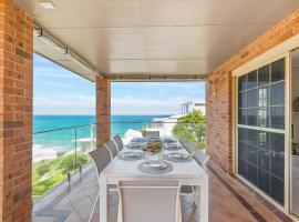 Stanwell Park Escape - Sprawling Beachfront Living，位于斯坦威尔公园的酒店