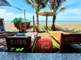Half Moon Village and Beach House，位于利安的酒店