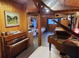 AirBee&Bee - Creux du Van