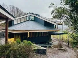 Caragh Lake Kerry Luxury Home - Stunning Setting