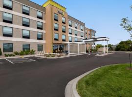 Home2 Suites By Hilton Sheboygan，位于希博伊根的酒店