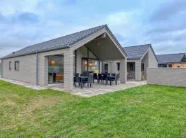 Nice Home In Jesendorf With Sauna