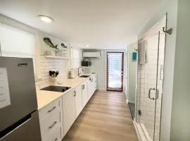 Deckside Suite Conch Republic Cottage