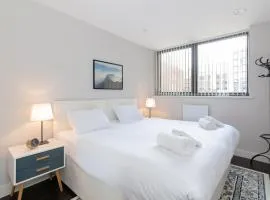 Heart of Sheffield Flat with Amenities