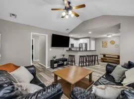 Spacious 3BR Home with KING Bed in Prime Location