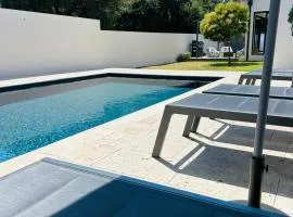 Villa Climatisée avec Piscine partagée , Terrasse et Parking