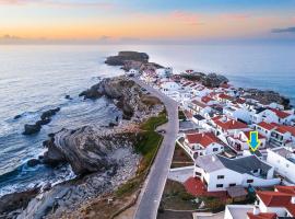 1 minute from beach - Baleal Wood Cabin，位于巴勒尔的酒店