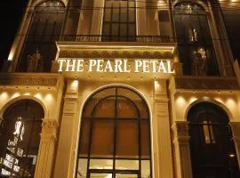 The Pearl Petal