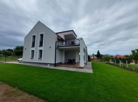 Vitorlás Apartman，位于巴拉顿扎佐的酒店