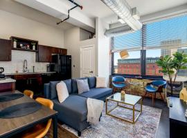 Classy 2BR-Parking, Rooftop,Near Arrowhd & TMobile