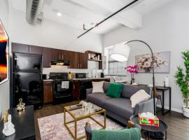 Cozy 1BR Parking, Rooftop, Near Arrowhd & TMobile