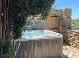 La maison Haut-perché townhouse with view and jacuzzi