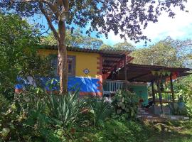 Casa Refugio LA TEBAIDA，位于莫科阿的酒店