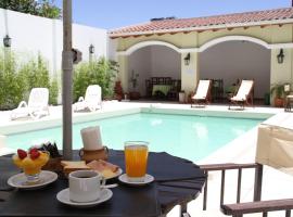 图斯德巴尔卡塞酒店，位于萨尔塔的酒店