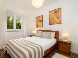 WHome Cozy Stay Steps away from the Train Station