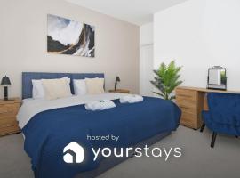 Unity House by YourStays - 3 Bedroom House in Crewe，位于克鲁的酒店