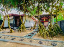 Sea Shell Villa Hikkaduwa 2 Separate Cabanas Ocean Front Villa，位于希克杜沃的酒店