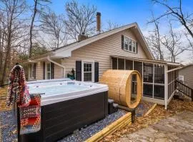 Cozy Retreat - Sauna Hot Tub & Game Room in VA